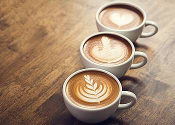Drei Tassen Kaffee – reichlich Koffein
