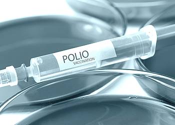 Spritze mit Impfstoff gegen Polio
